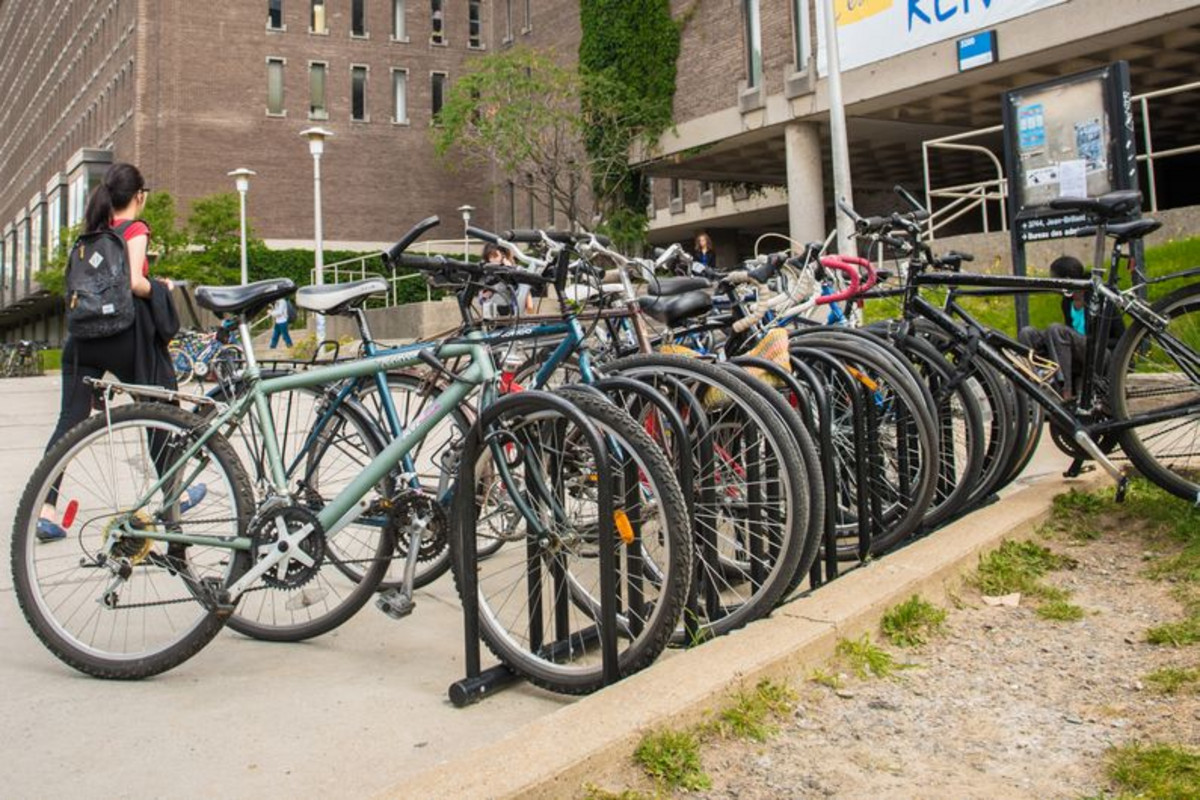 Rack à vélos.